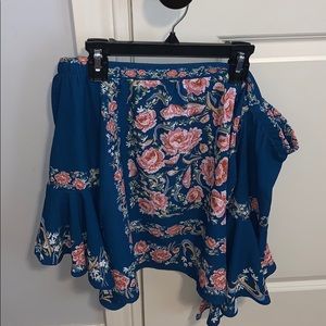 Francesca’s Off-Shoulder Floral Bell-Sleeve